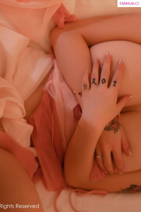 美七Mia  [XiuRen]高清写真图 2022.12.14 No.5994 美七Mia 美臀布兜第63张图片